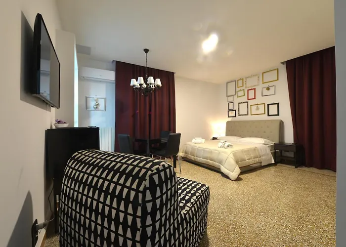 Napoli Central City 4* Neapel