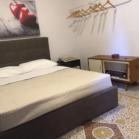 Casa de hóspedes Napoli Central City