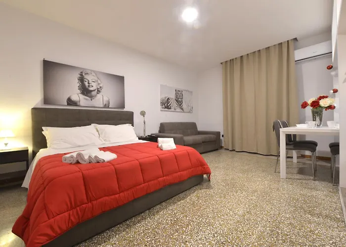 게스트하우스 Napoli Central City 4*