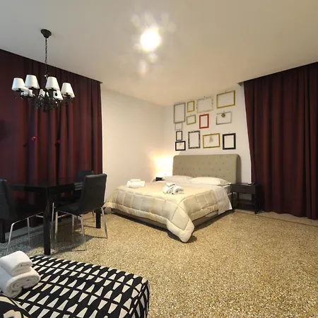 Napoli Central City Gæstehus 4*