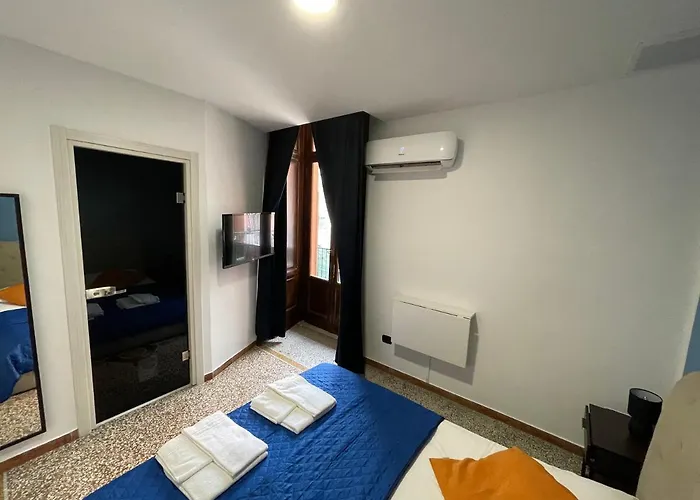 Πανσιόν Napoli Central City Νάπολη